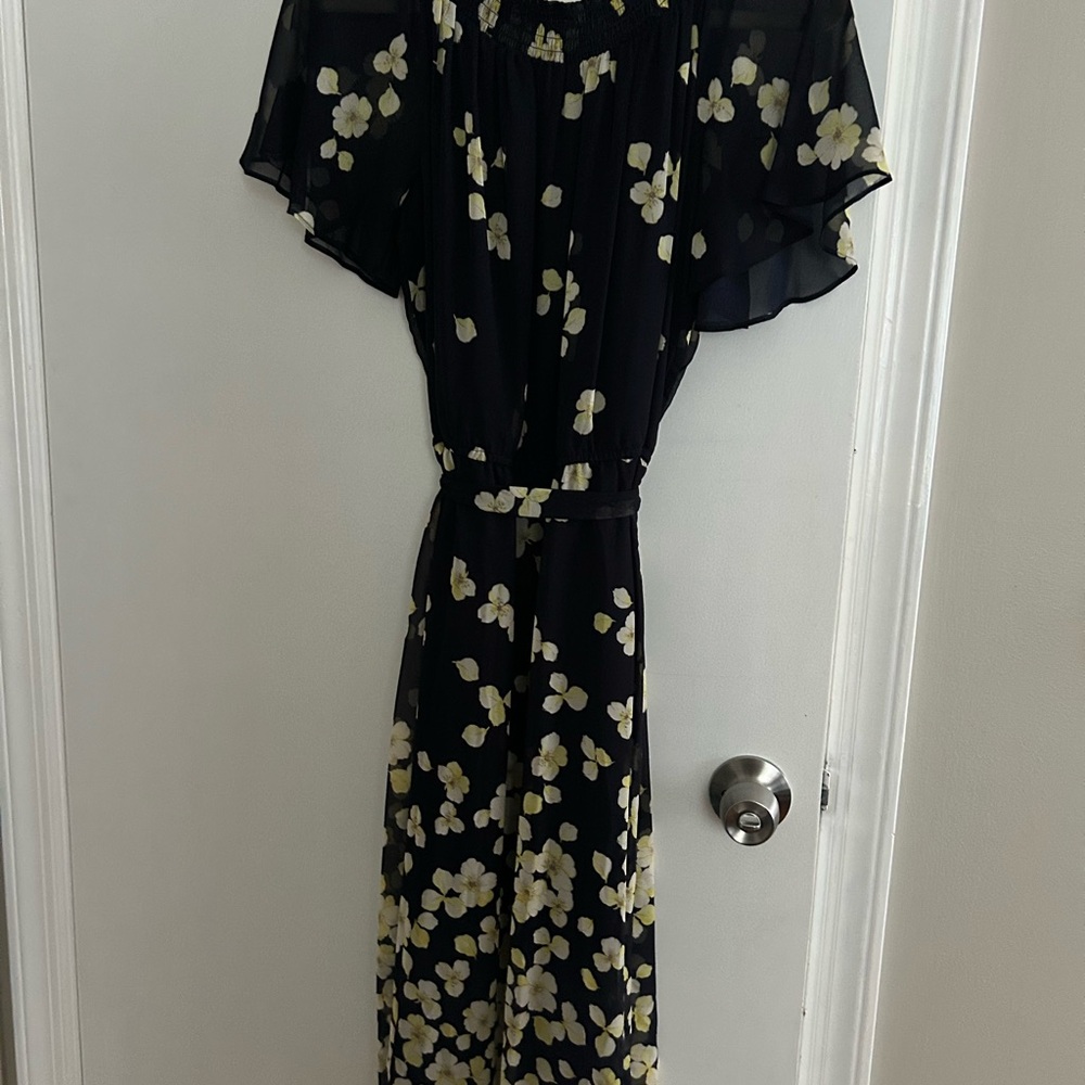 Sandra Darren Cream and White Maxi Wrap Dress with Flutter Sleeves